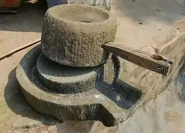 80年代老对象石磨