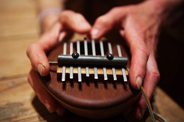 Featured image of post MV欣赏：非洲传统乐器卡林巴版《赞比西河》