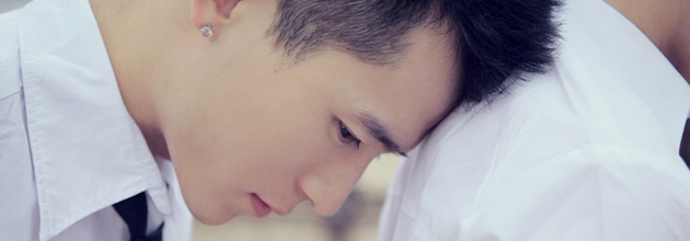 Featured image of post 地铁里的黄衣少年