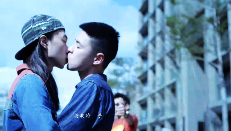 Featured image of post 一场以爱之名的长跑！五月天《拥抱2014》MV