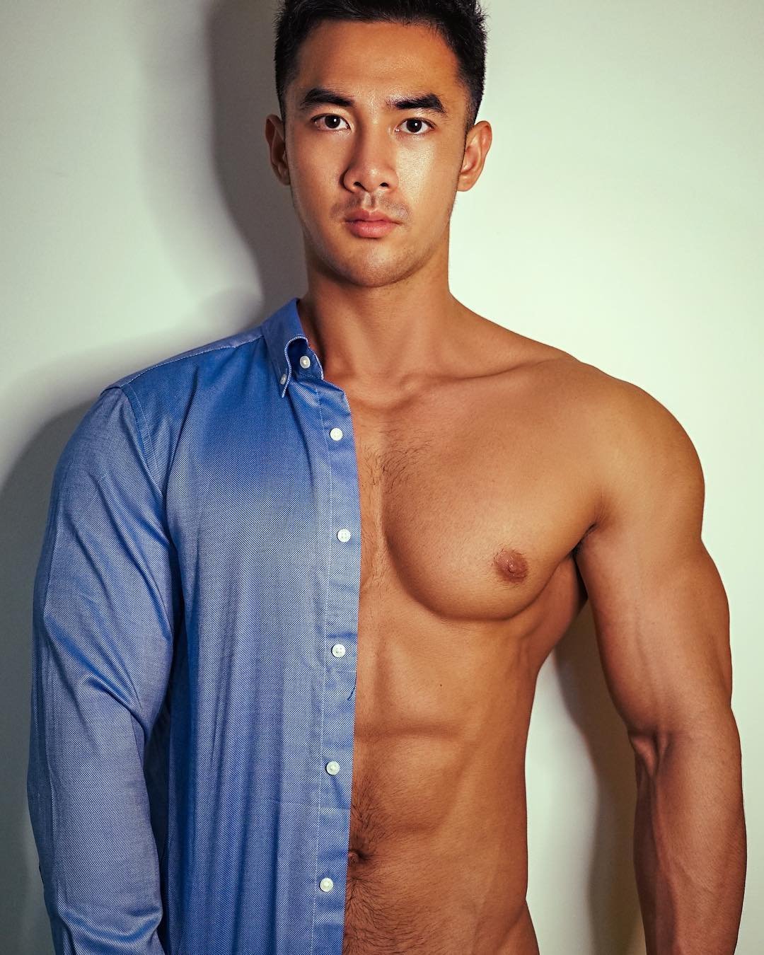 Featured image of post 脱下衣服，完美性感熟男孩（视频+图）